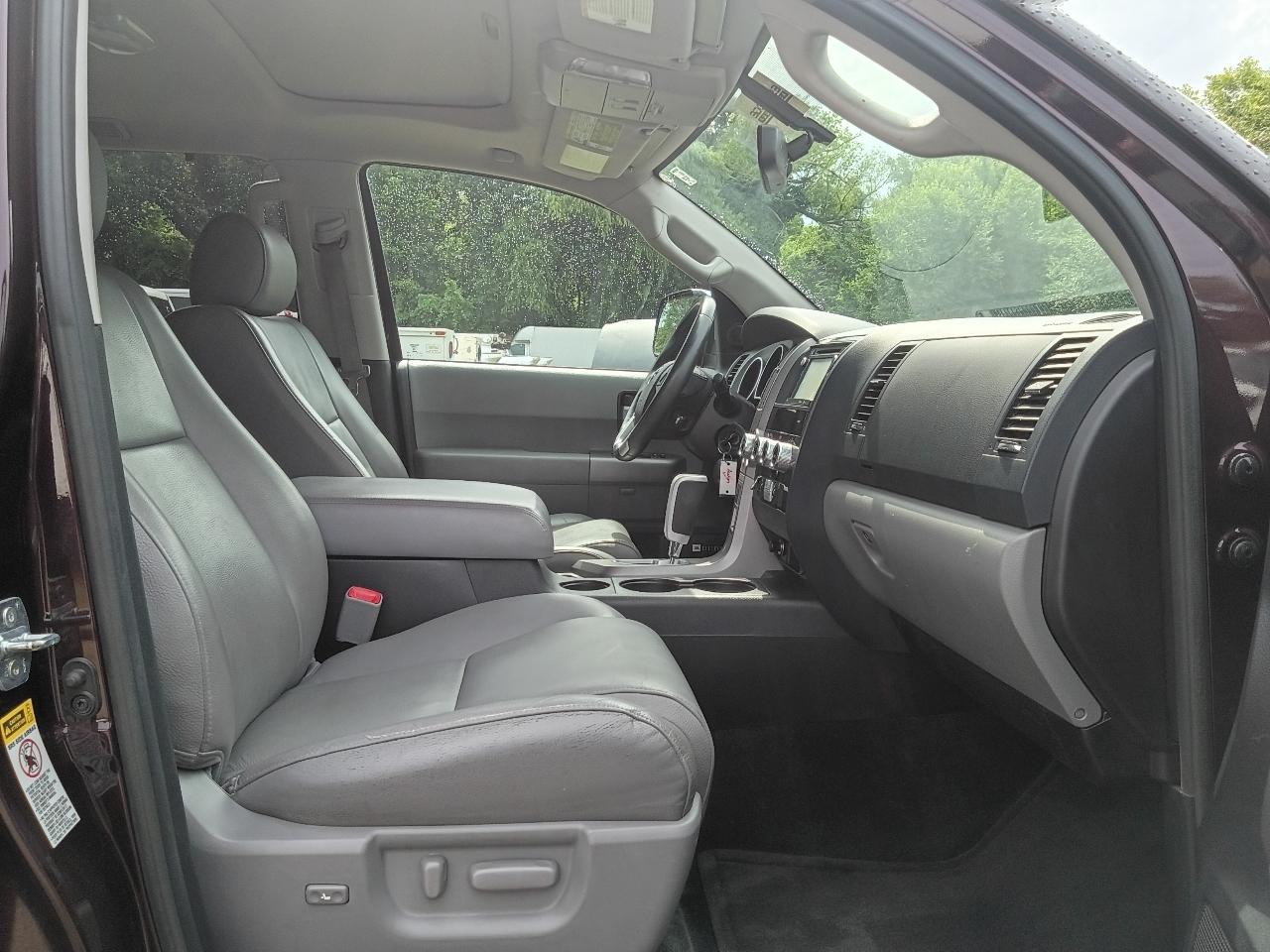 Toyota Sequoia Limited 4WD FFV 2017