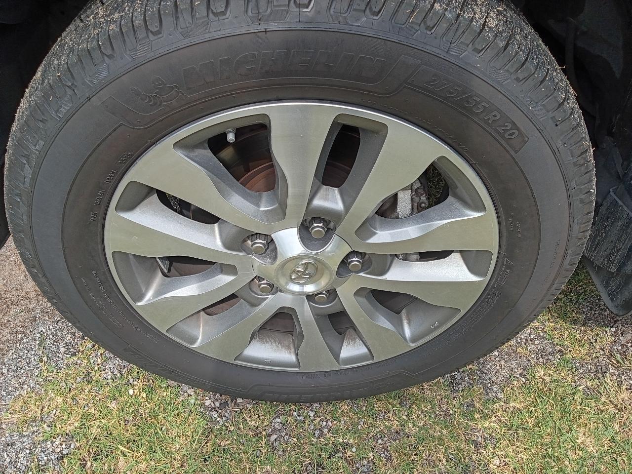 Toyota Sequoia Limited 4WD FFV 2017