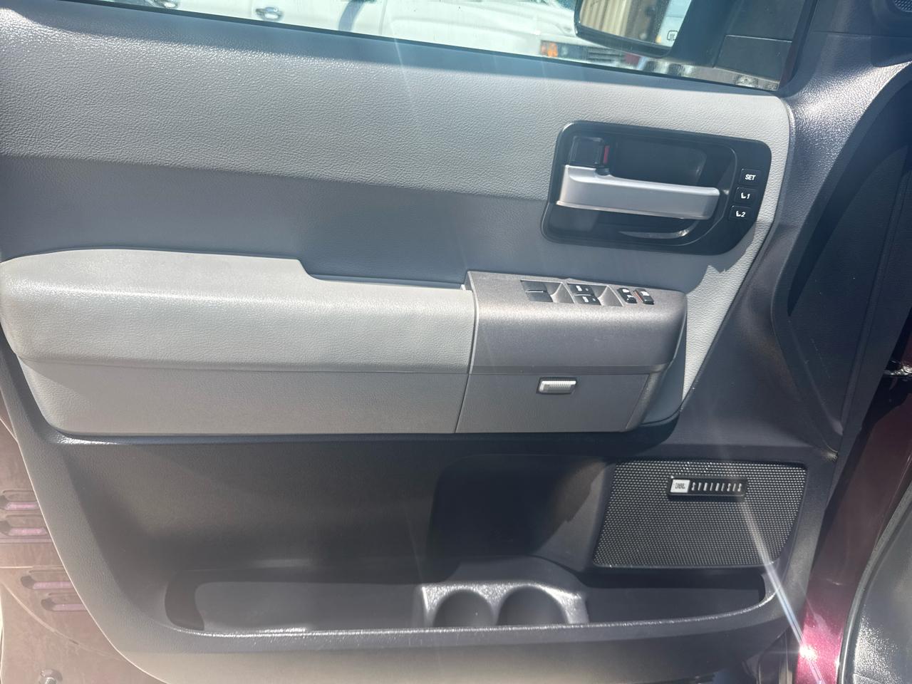 Toyota Sequoia  2017