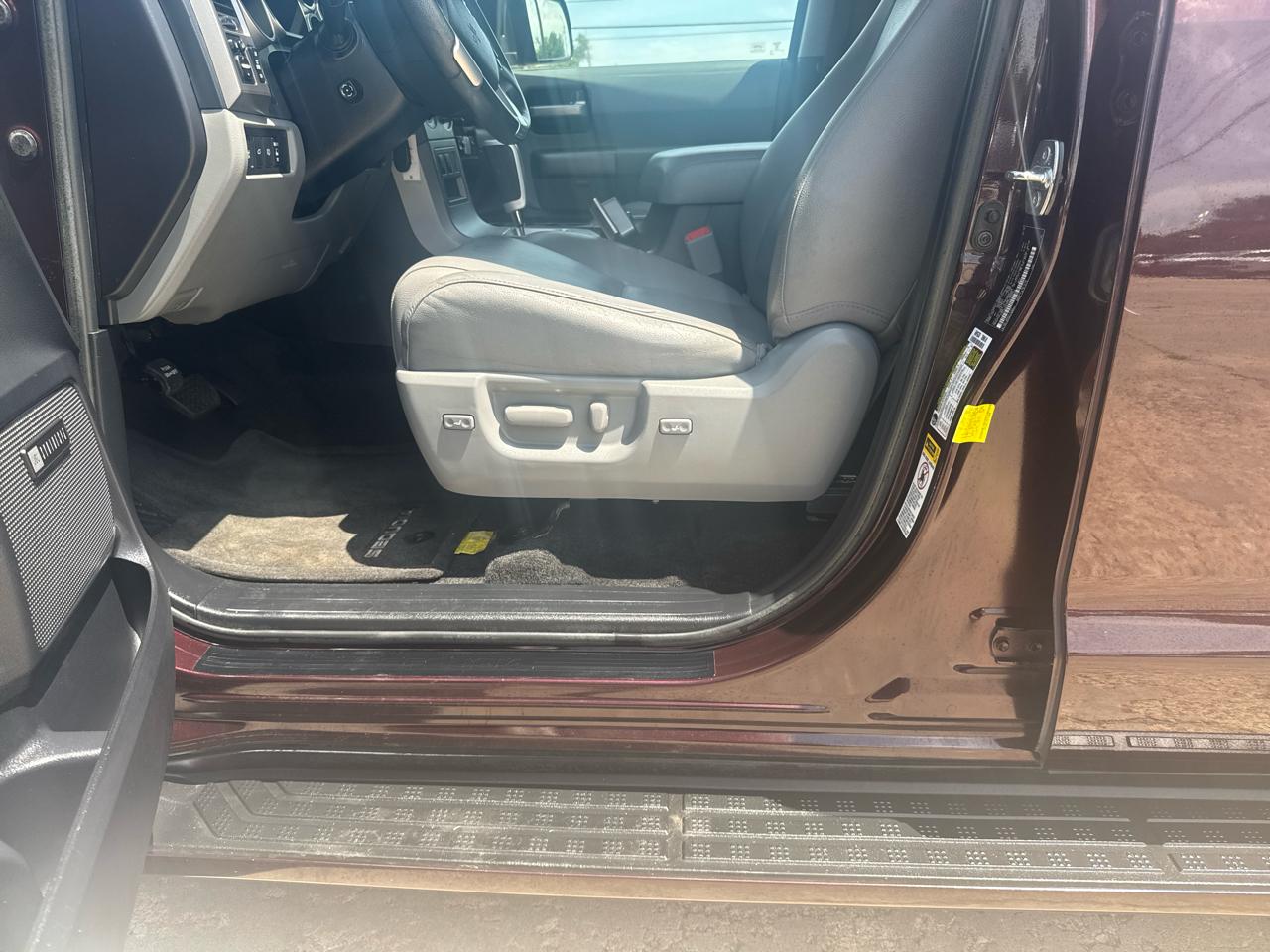 Toyota Sequoia  2017