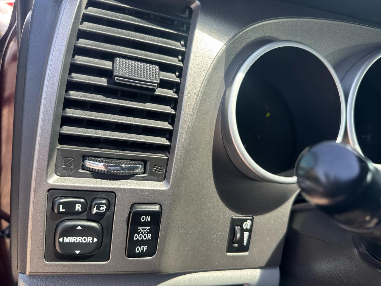 Toyota Sequoia  2017