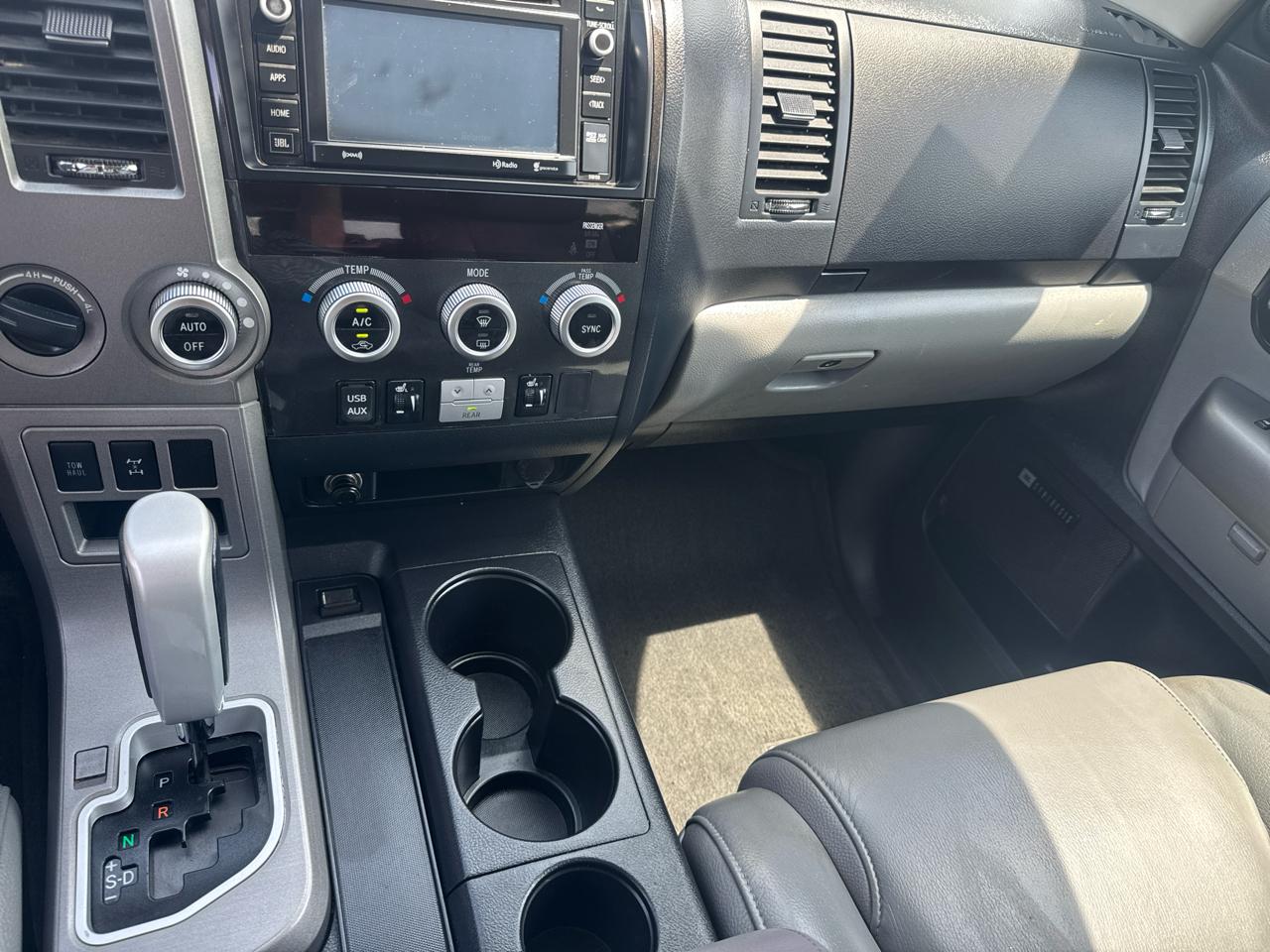 Toyota Sequoia  2017
