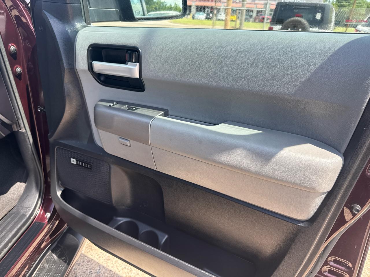 Toyota Sequoia  2017