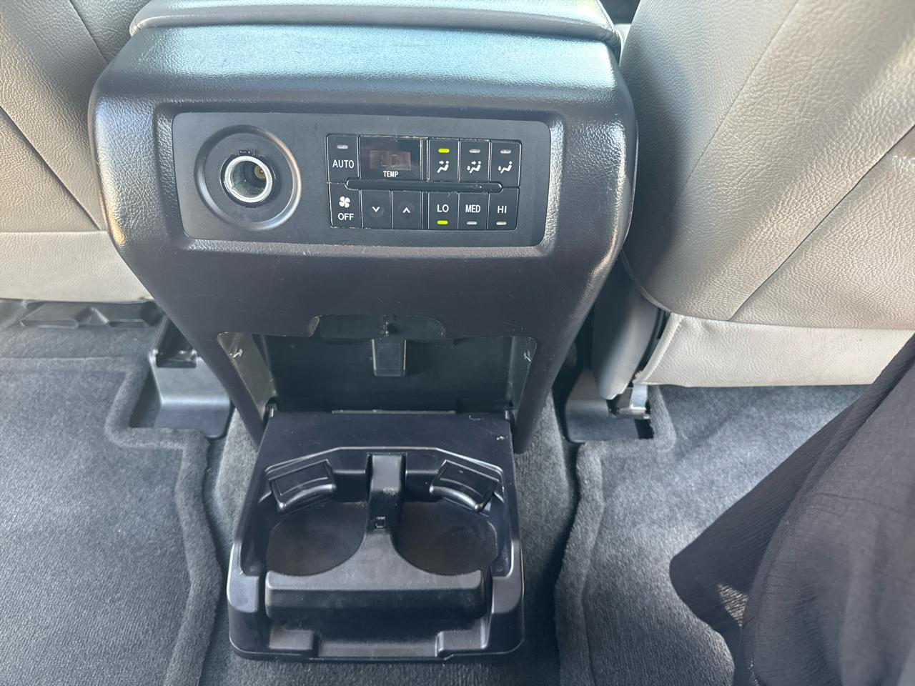 Toyota Sequoia  2017