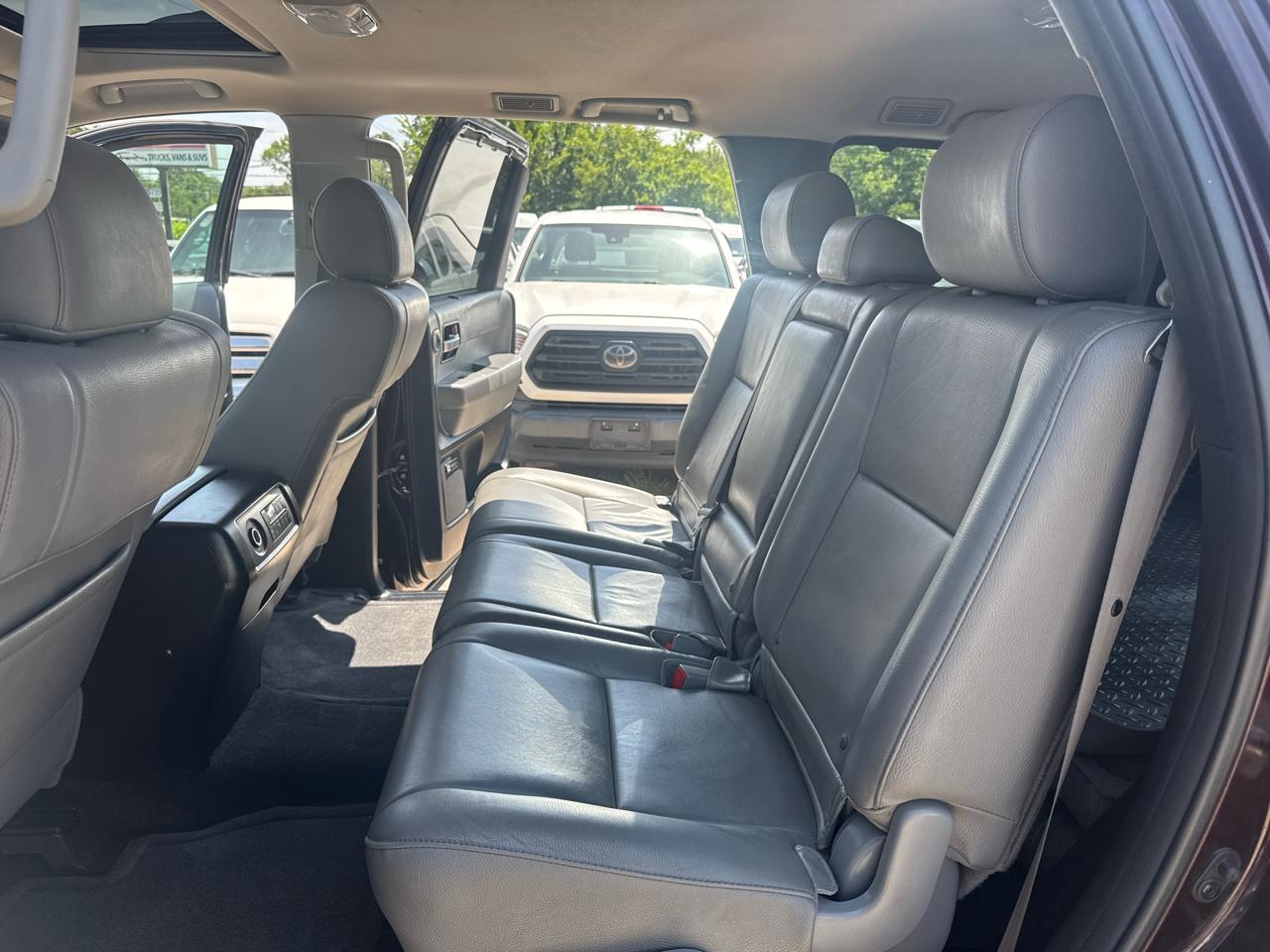 Toyota Sequoia  2017