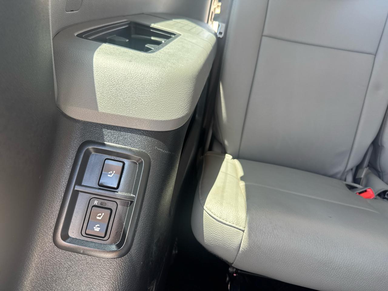 Toyota Sequoia  2017