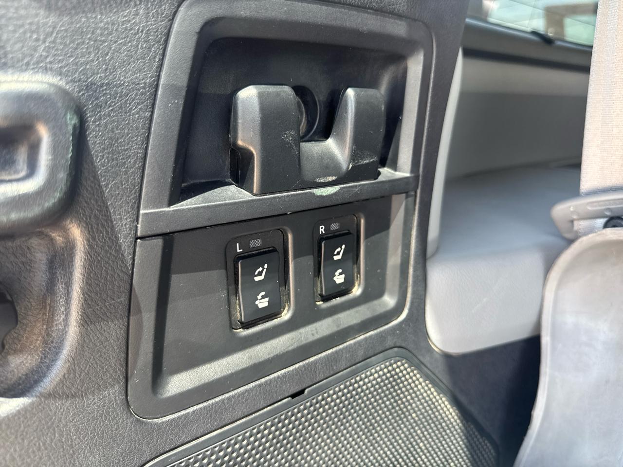 Toyota Sequoia  2017