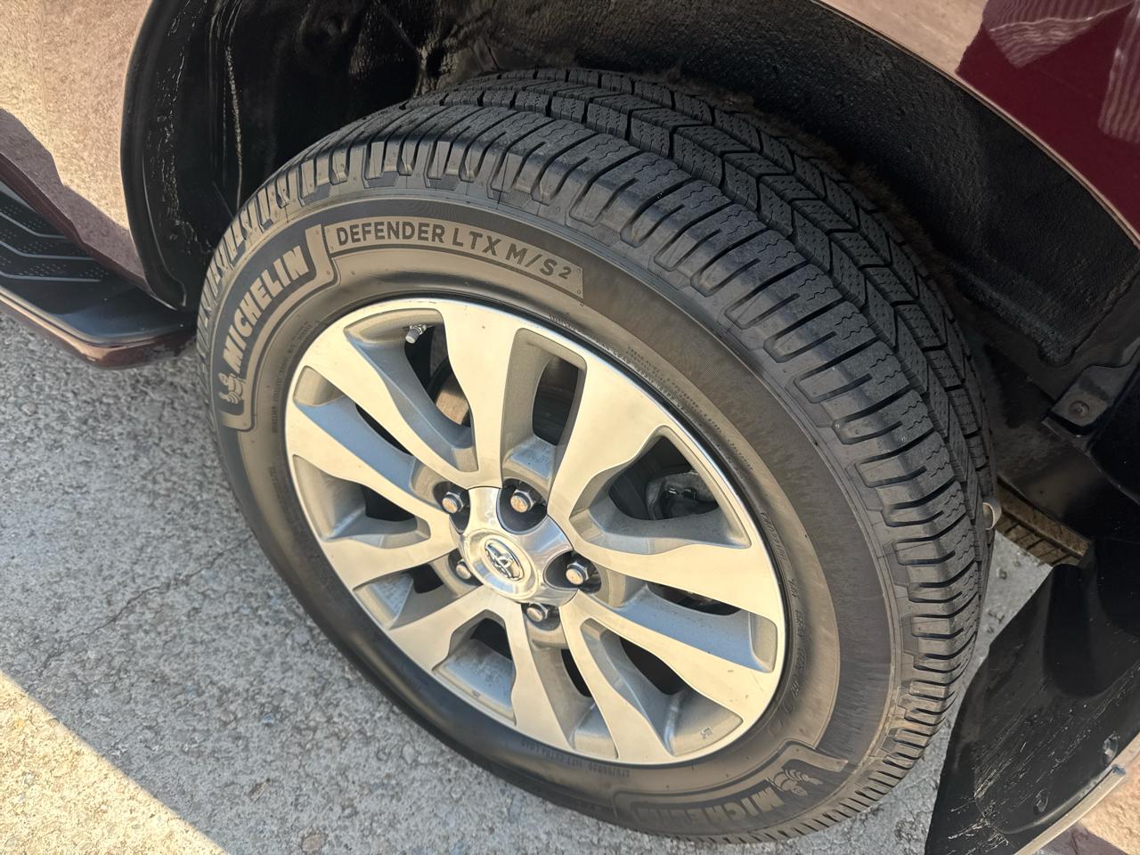 Toyota Sequoia  2017
