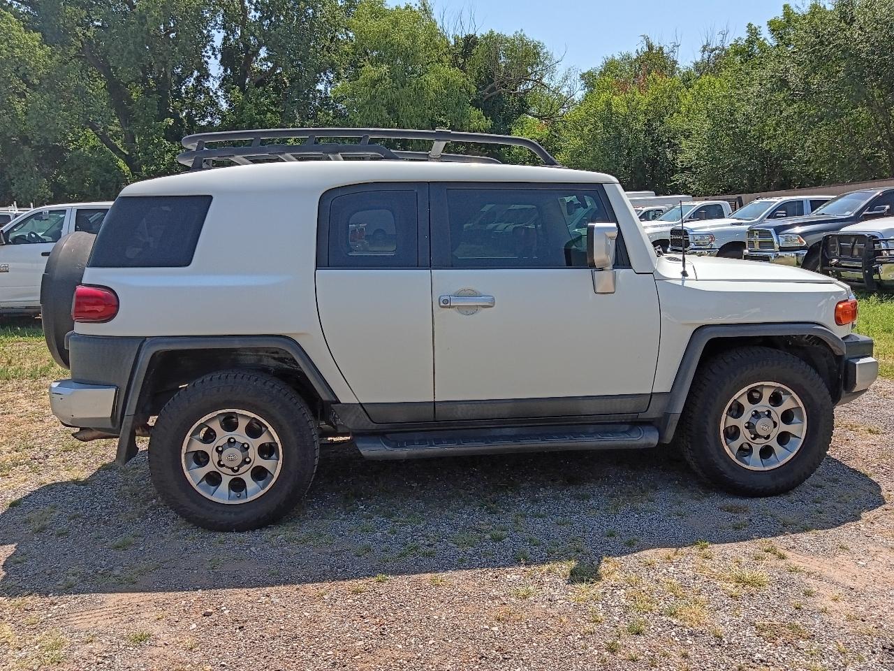 Toyota FJ Cruiser  2012