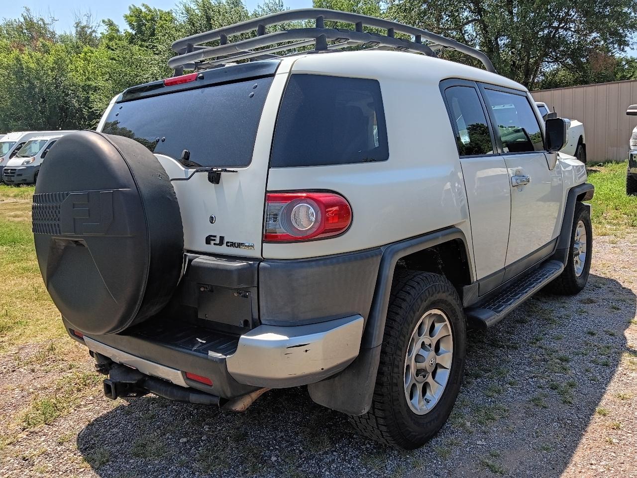 Toyota FJ Cruiser  2012