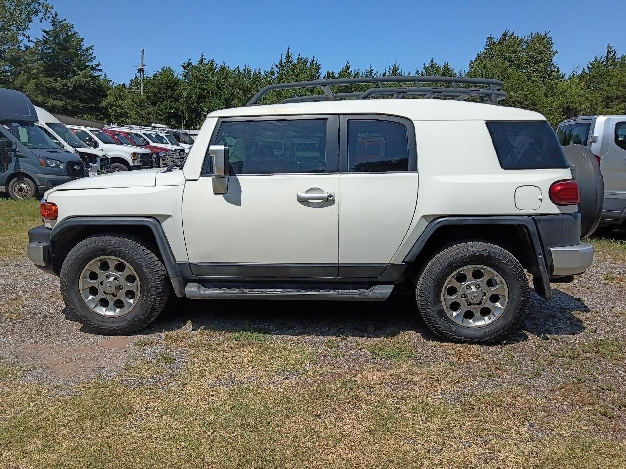 Toyota FJ Cruiser  2012