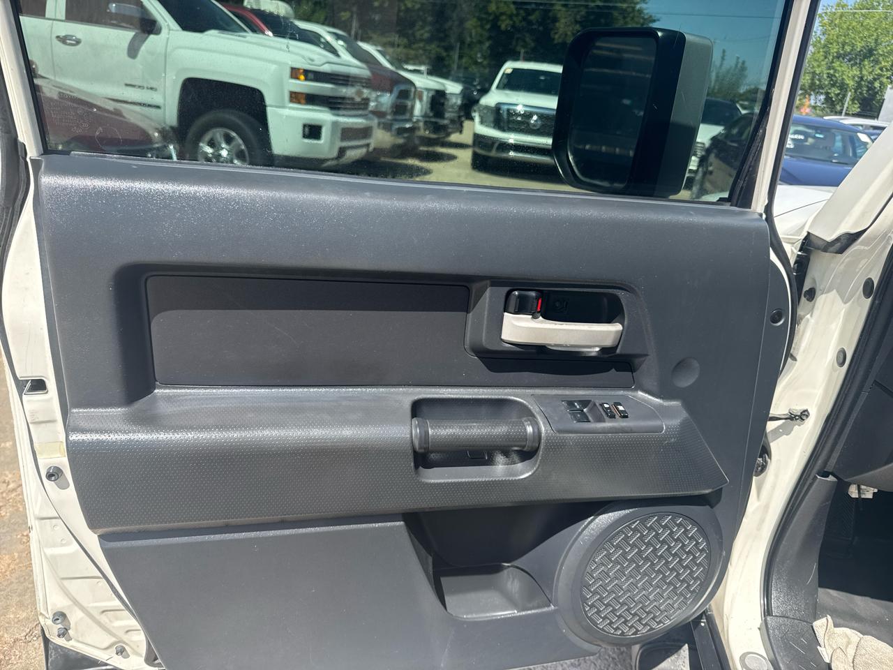 Toyota FJ Cruiser  2012