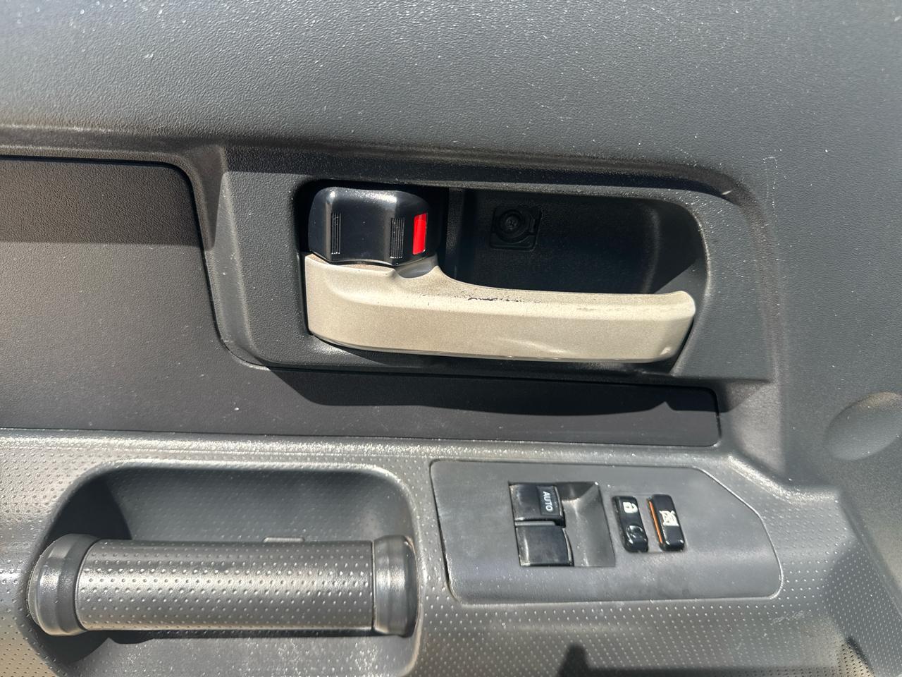 Toyota FJ Cruiser  2012