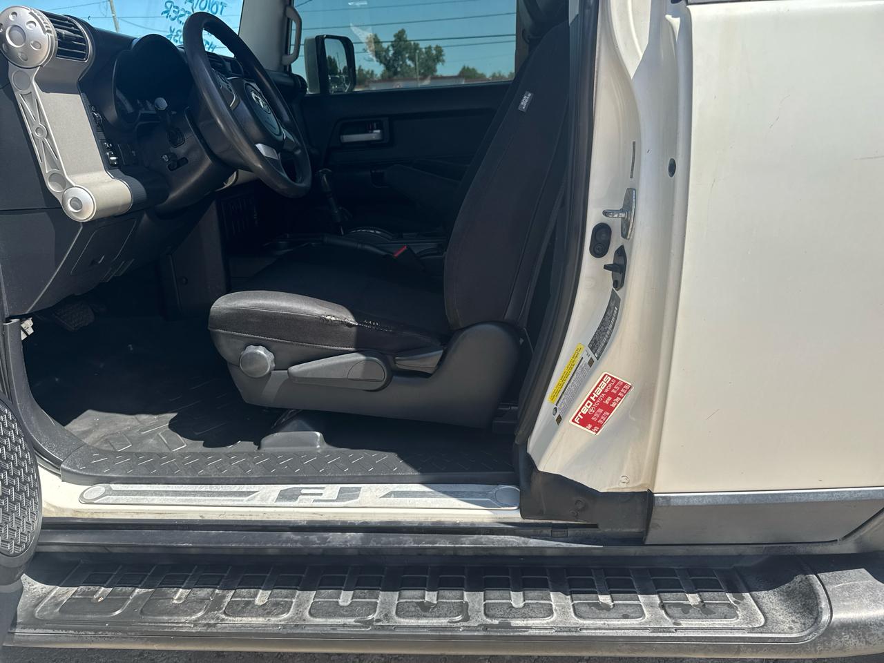 Toyota FJ Cruiser  2012