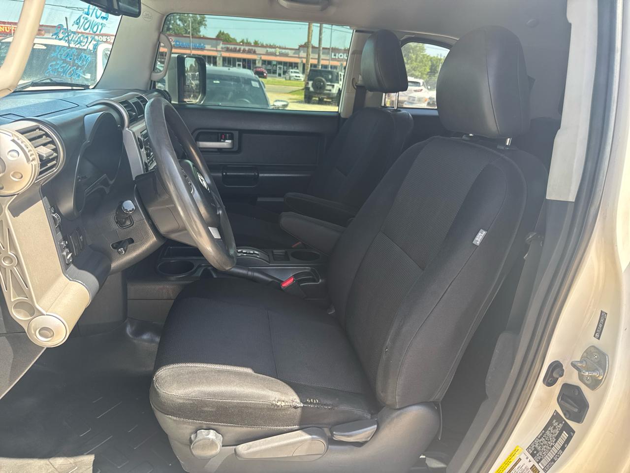 Toyota FJ Cruiser  2012