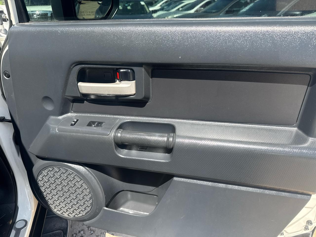 Toyota FJ Cruiser  2012