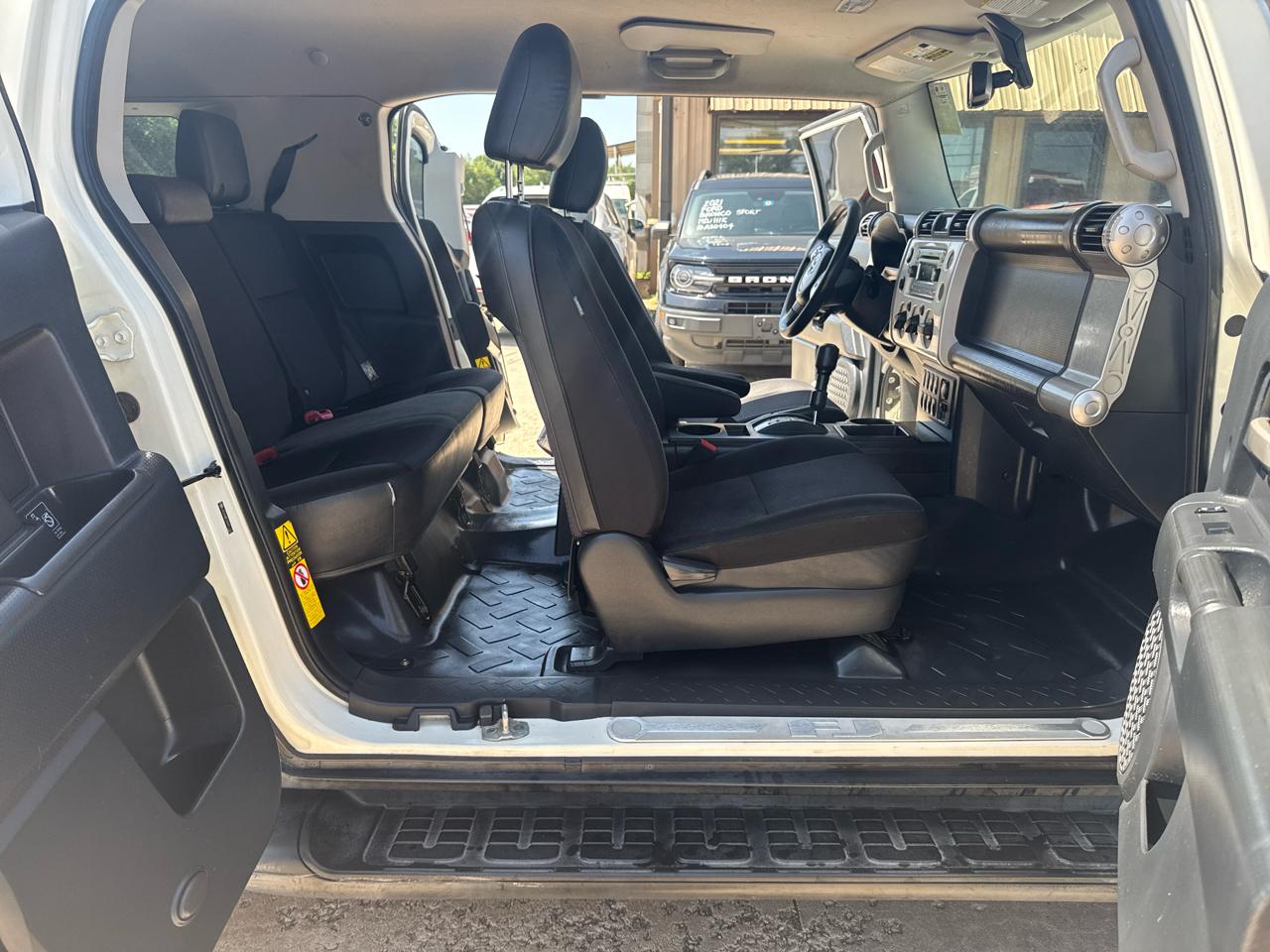 Toyota FJ Cruiser  2012