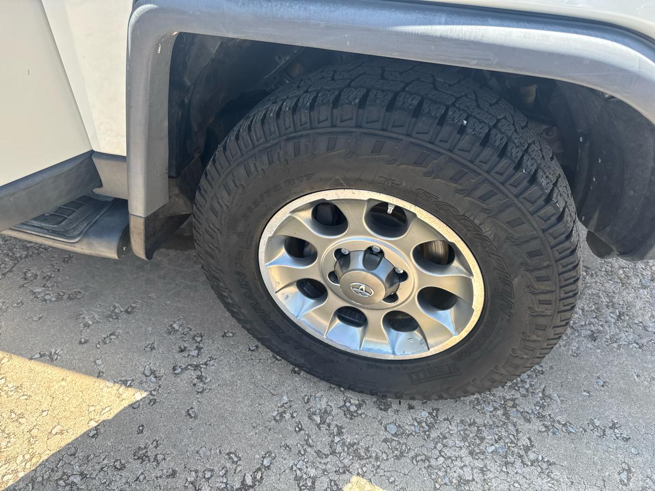 Toyota FJ Cruiser  2012