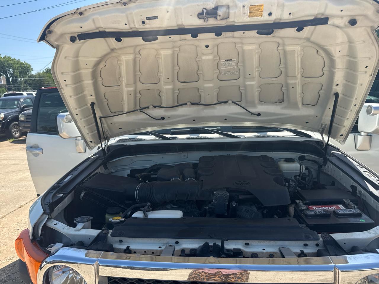 Toyota FJ Cruiser  2012