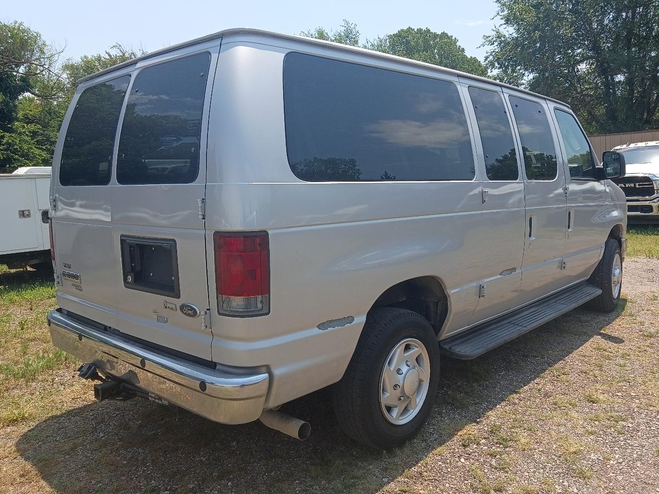 Ford Econoline  2011
