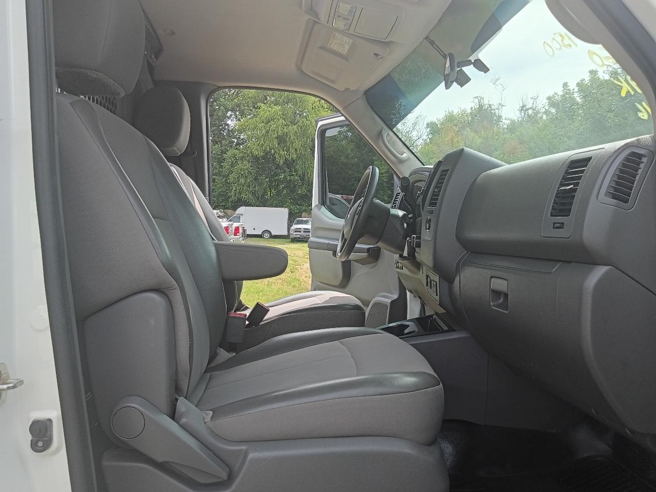 Nissan NV Cargo  2021