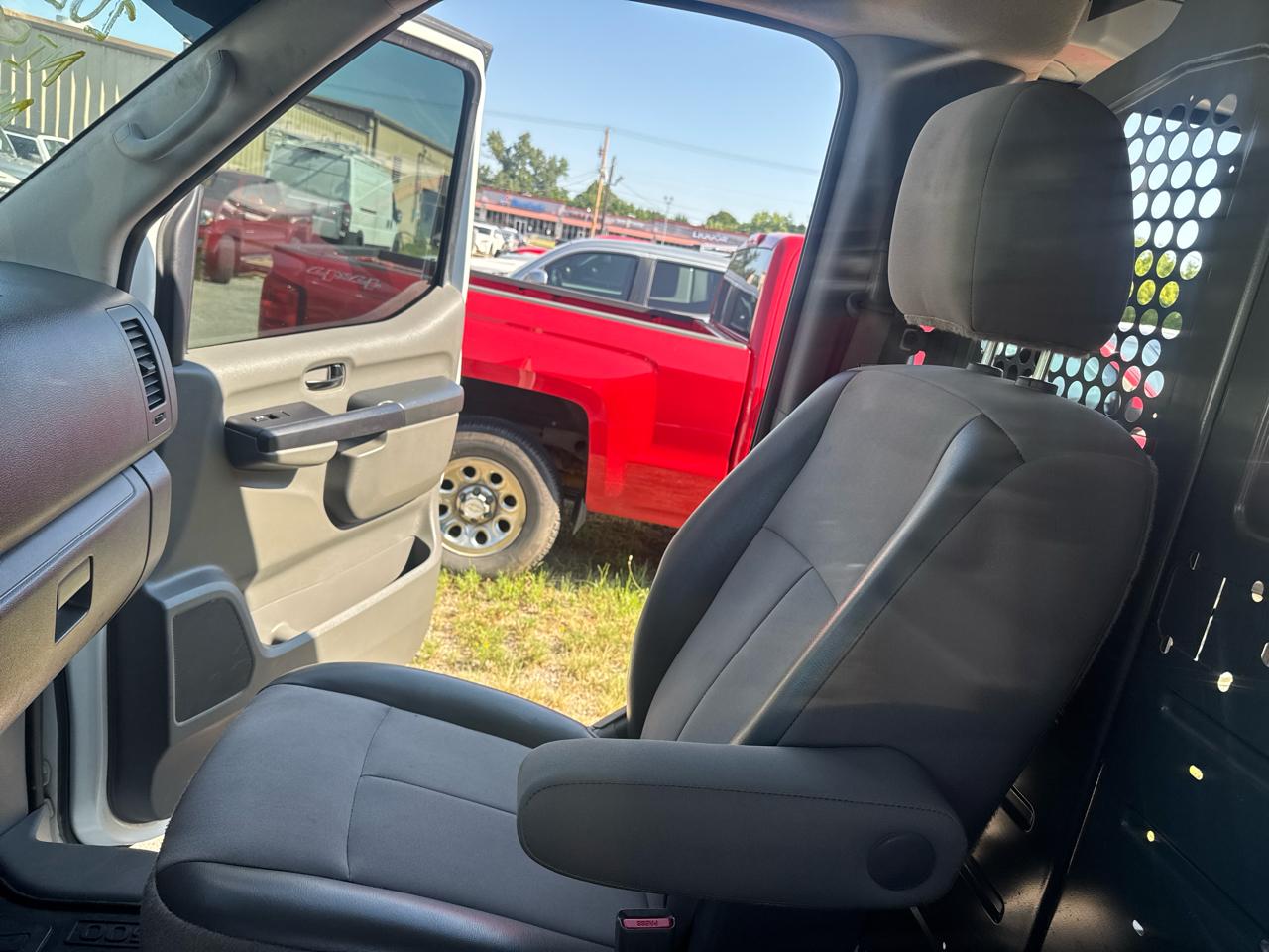 Nissan NV Cargo  2021