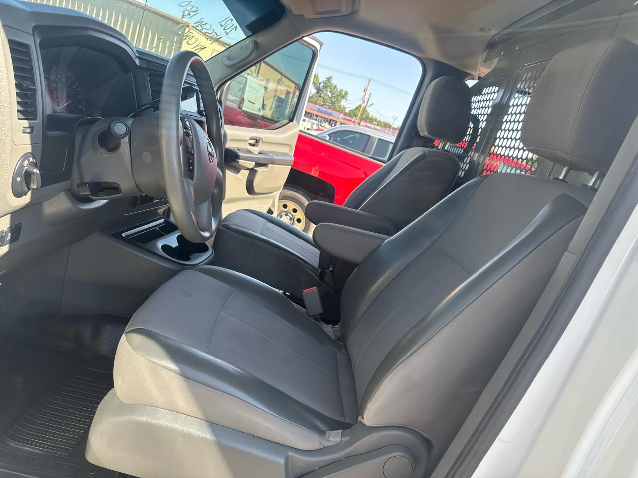 Nissan NV Cargo  2021