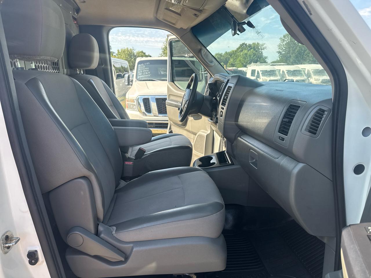 Nissan NV Cargo  2021