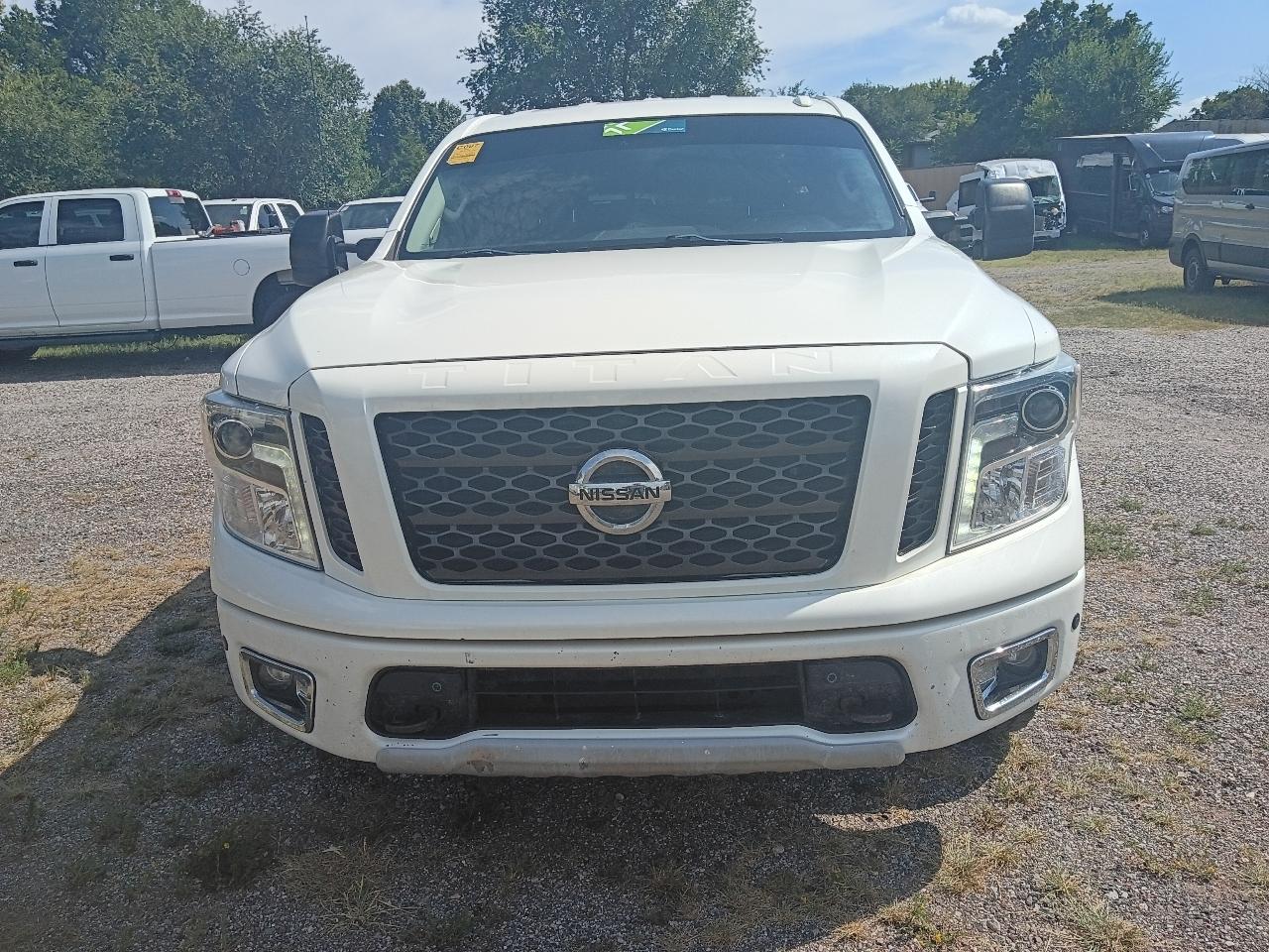 Nissan Titan PRO-4X Crew Cab 4WD 2018