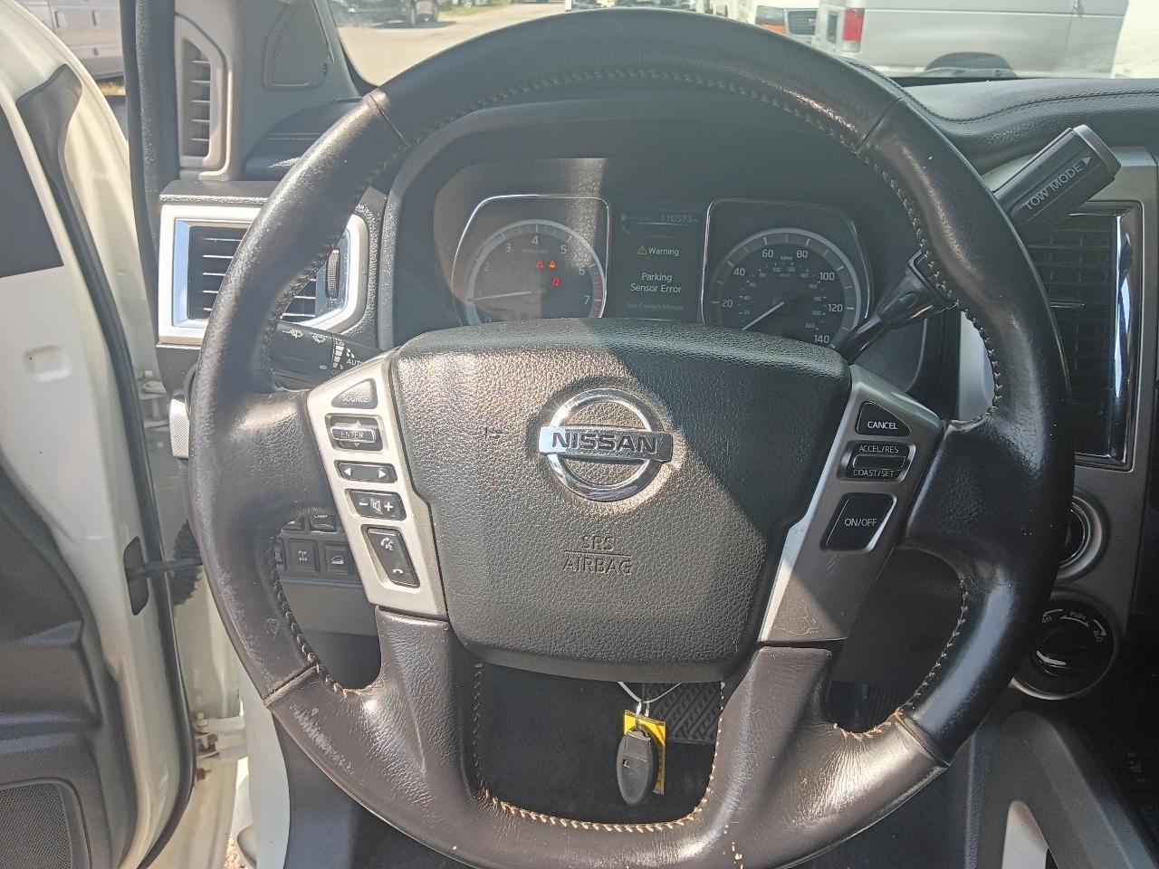 Nissan Titan PRO-4X Crew Cab 4WD 2018
