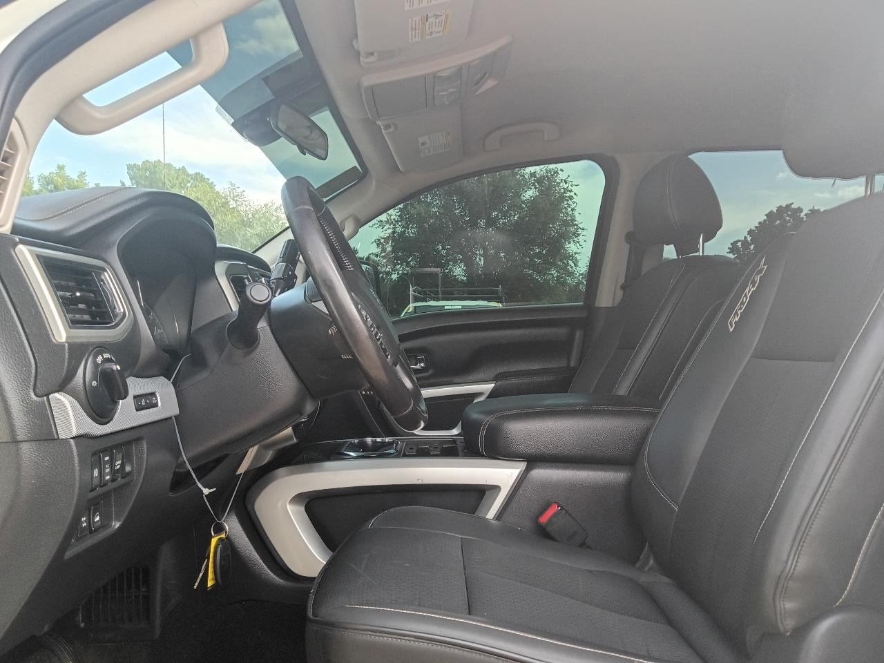 Nissan Titan PRO-4X Crew Cab 4WD 2018