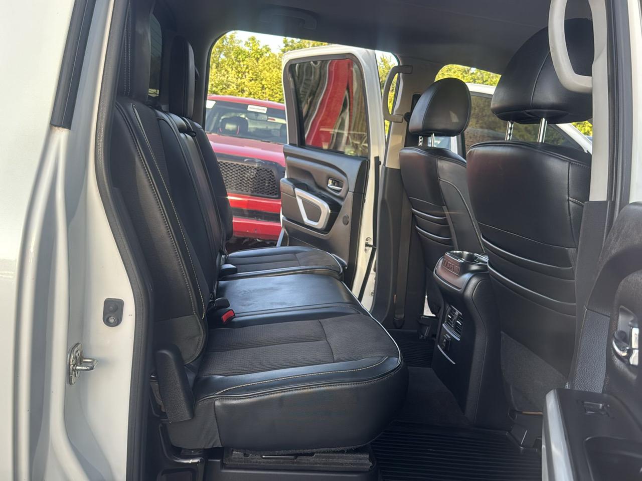 Nissan Titan PRO-4X Crew Cab 4WD 2018