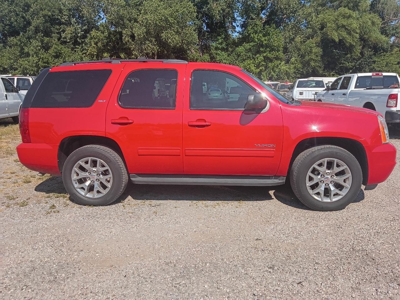 GMC Yukon SLT 4WD 2013