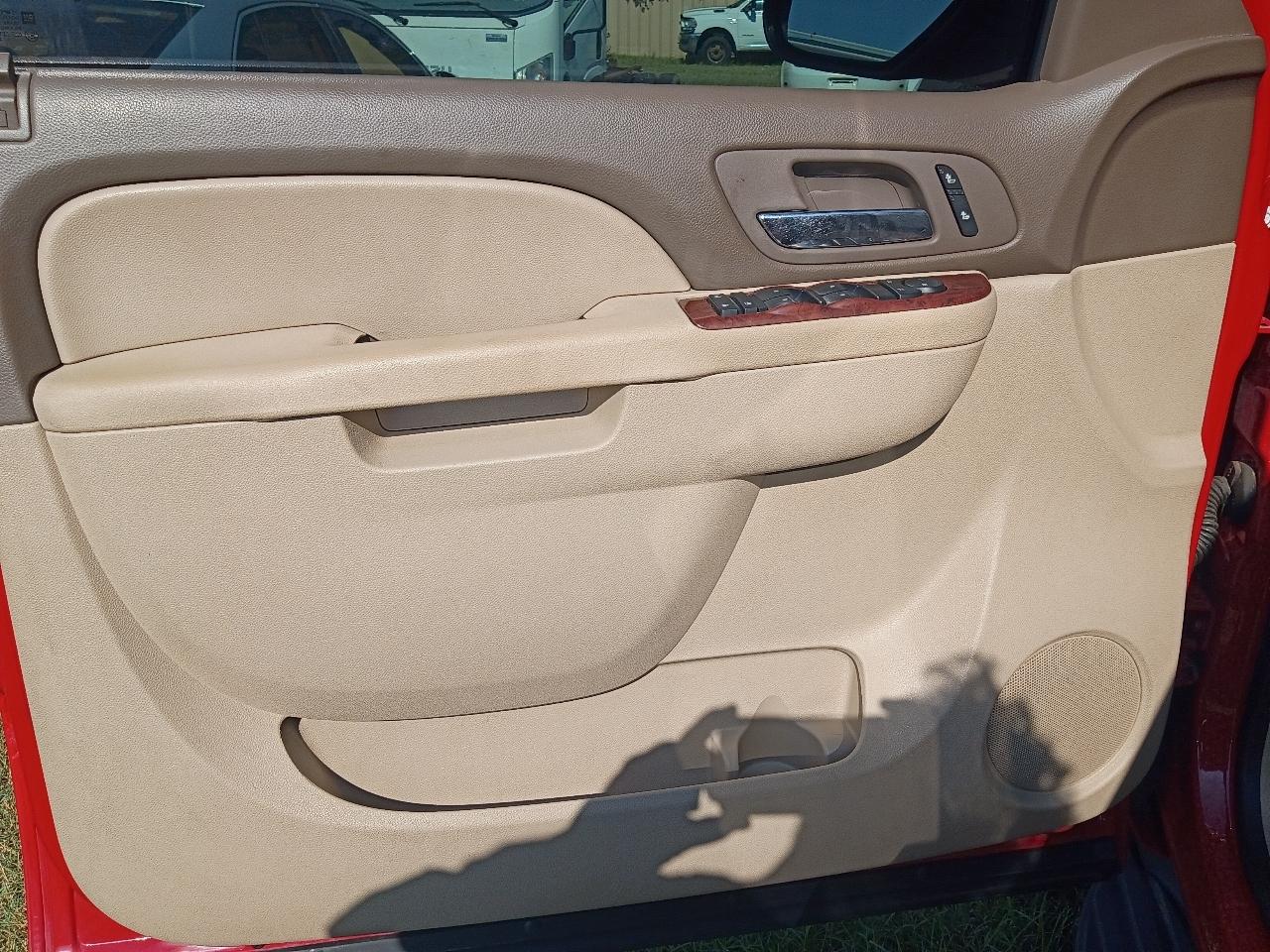 GMC Yukon SLT 4WD 2013