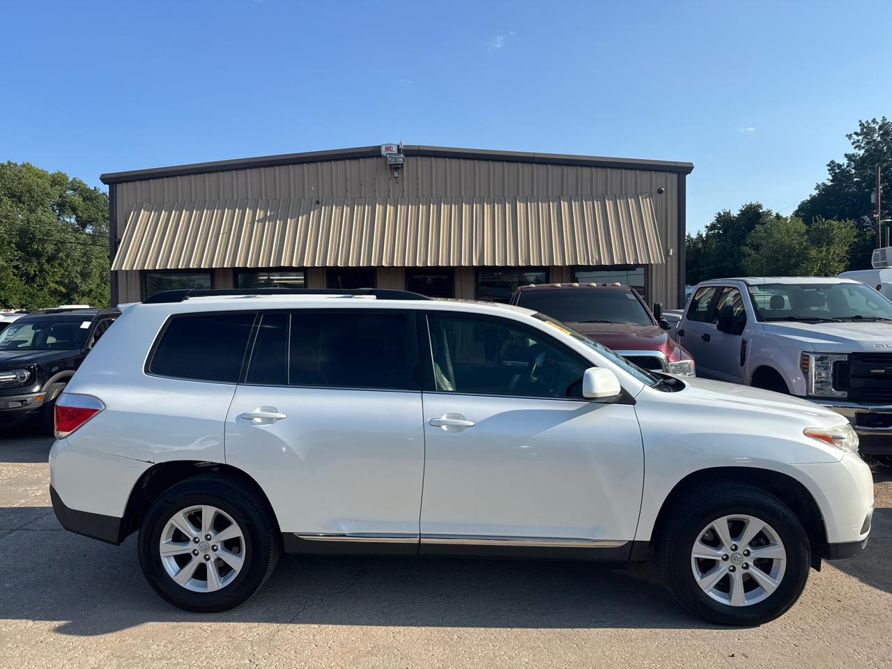 Toyota Highlander Base 2WD V6 2012