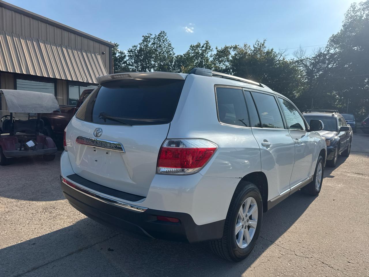 Toyota Highlander Base 2WD V6 2012