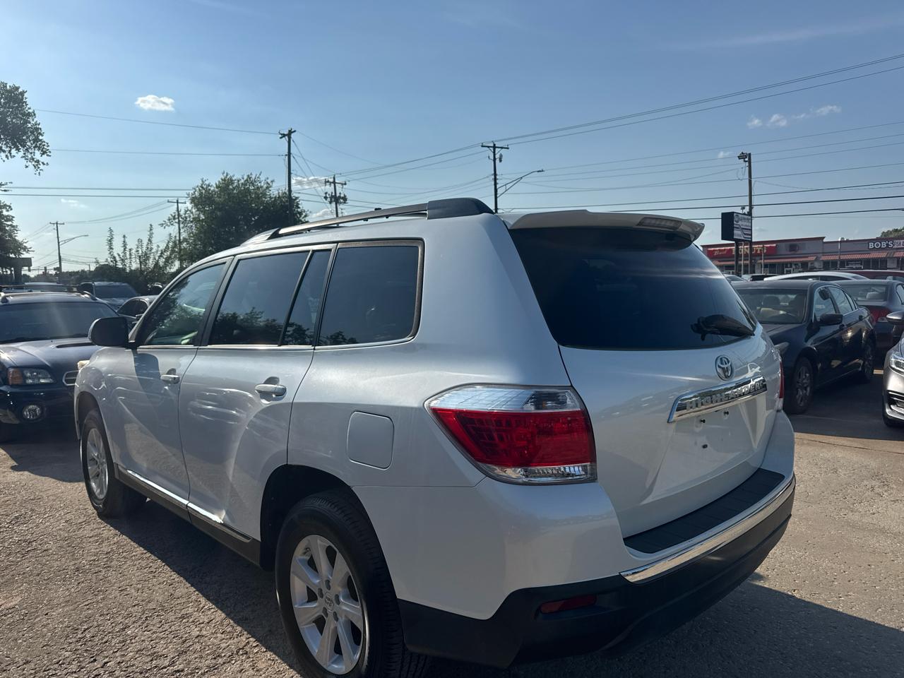 Toyota Highlander Base 2WD V6 2012