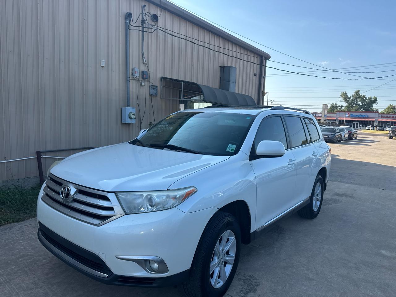 Toyota Highlander Base 2WD V6 2012