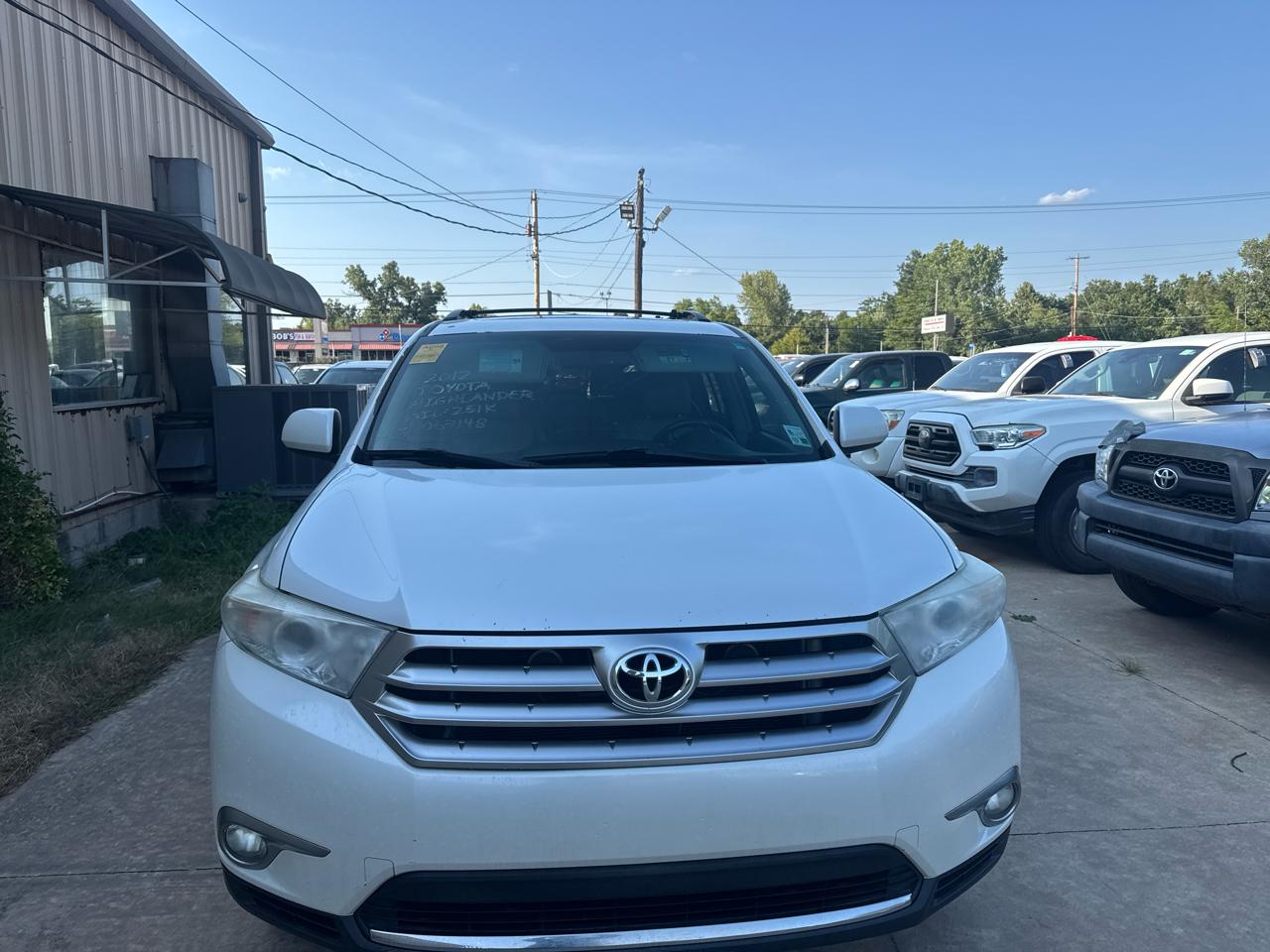 Toyota Highlander Base 2WD V6 2012