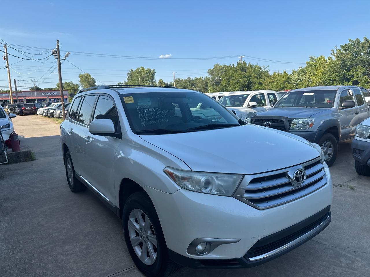 Toyota Highlander Base 2WD V6 2012