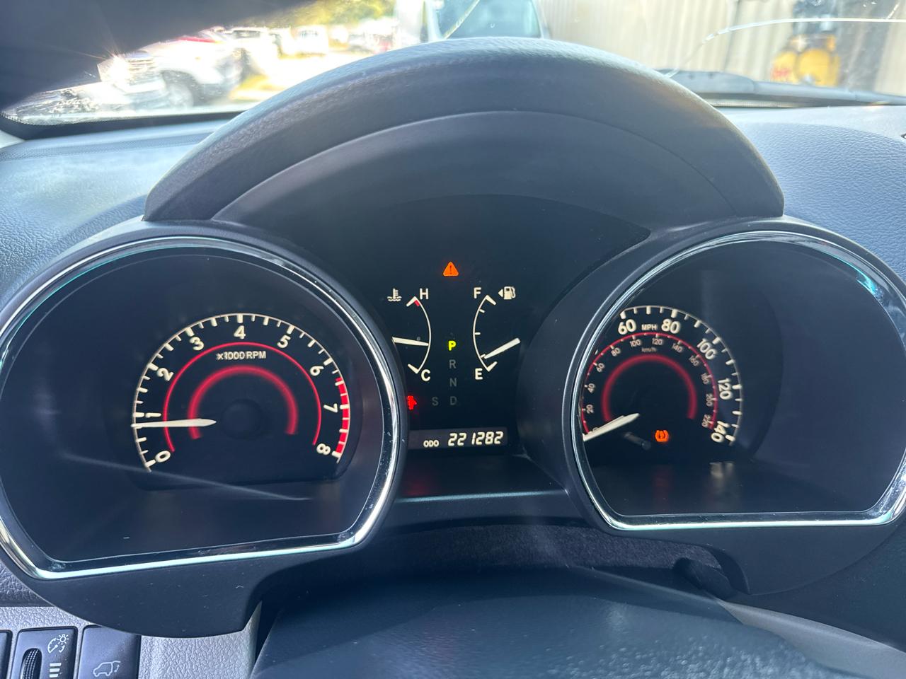 Toyota Highlander Base 2WD V6 2012