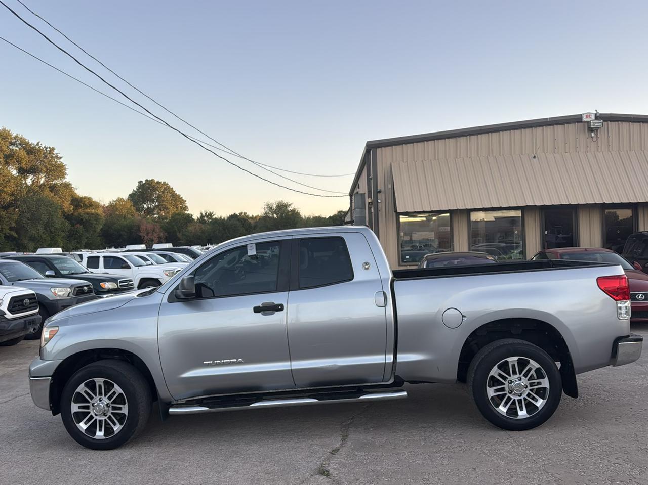 Toyota Tundra Tundra-Grade Double Cab 4.6L 2WD 2013