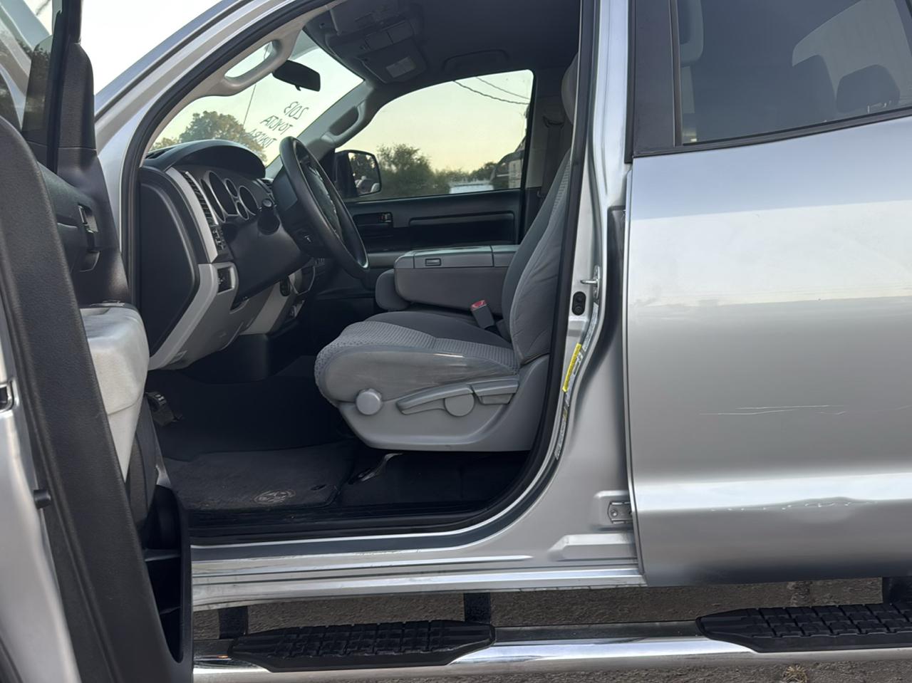 Toyota Tundra Tundra-Grade Double Cab 4.6L 2WD 2013