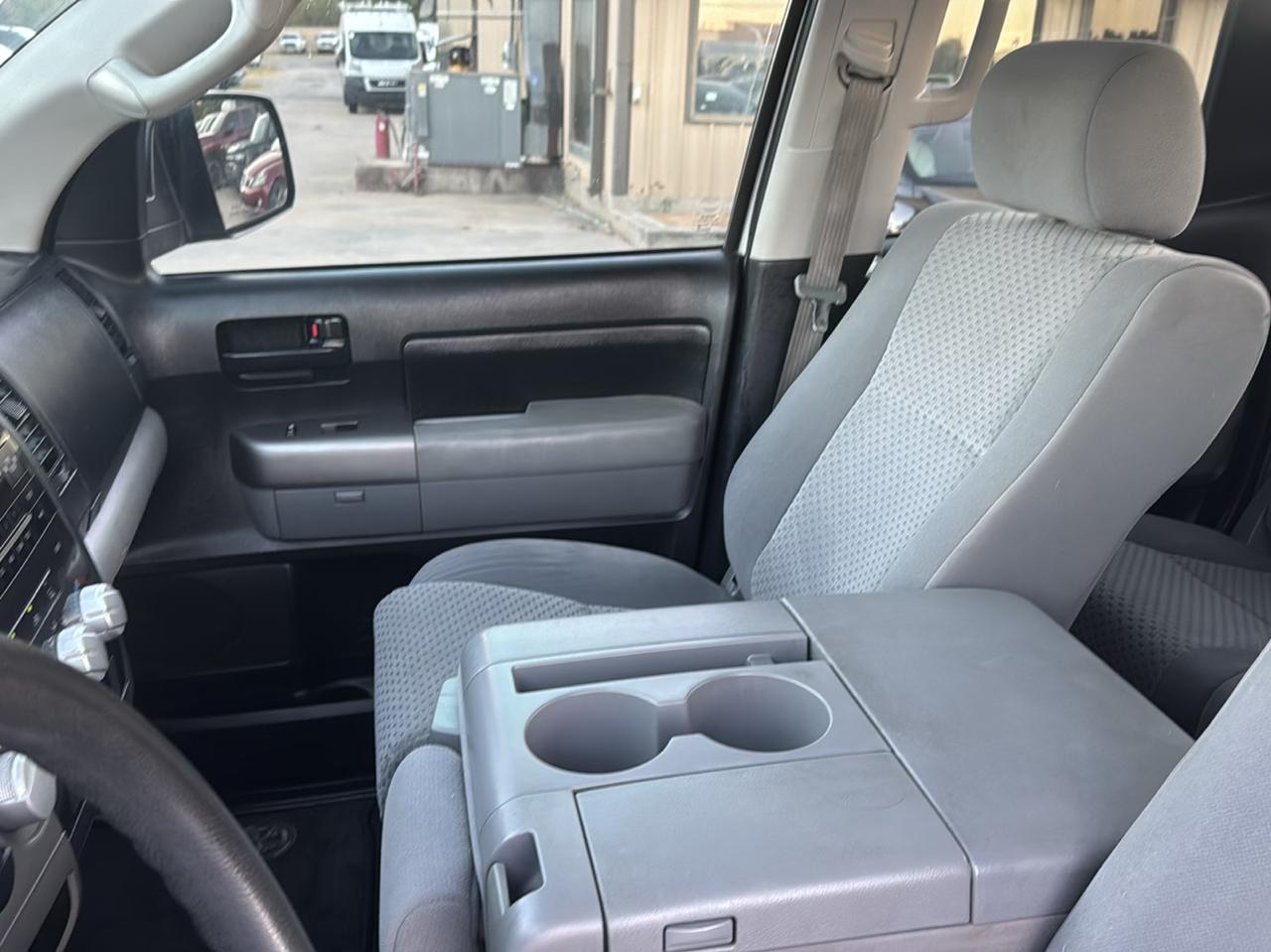 Toyota Tundra Tundra-Grade Double Cab 4.6L 2WD 2013
