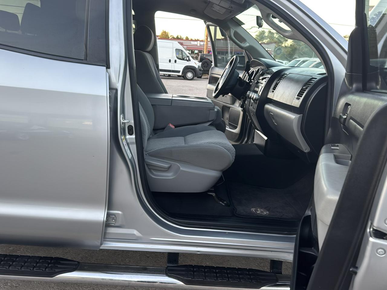 Toyota Tundra Tundra-Grade Double Cab 4.6L 2WD 2013