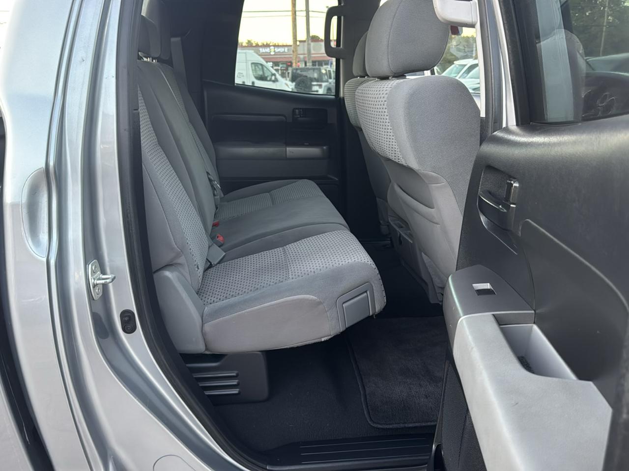 Toyota Tundra Tundra-Grade Double Cab 4.6L 2WD 2013