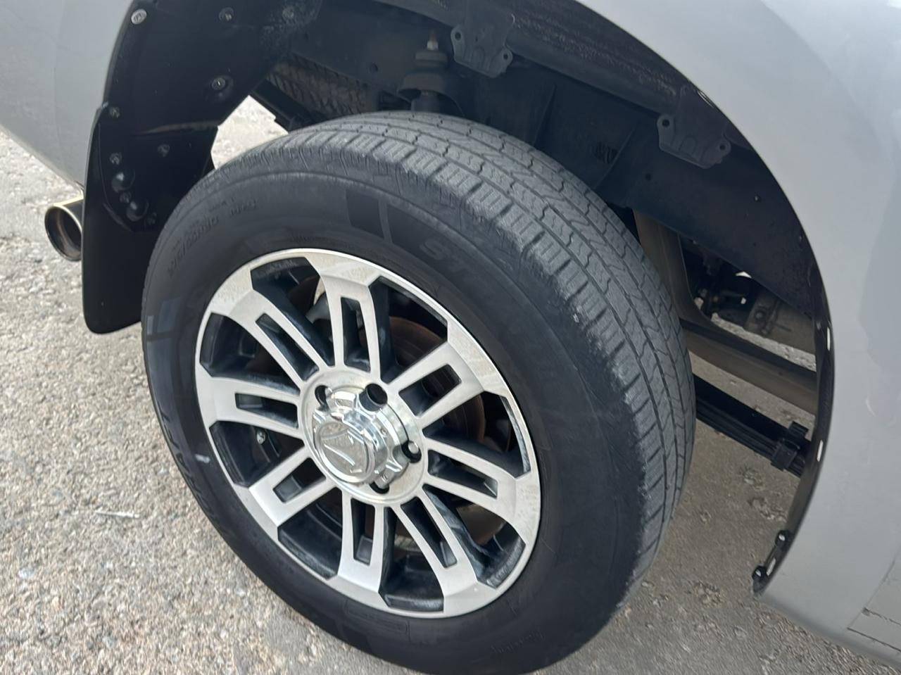 Toyota Tundra Tundra-Grade Double Cab 4.6L 2WD 2013