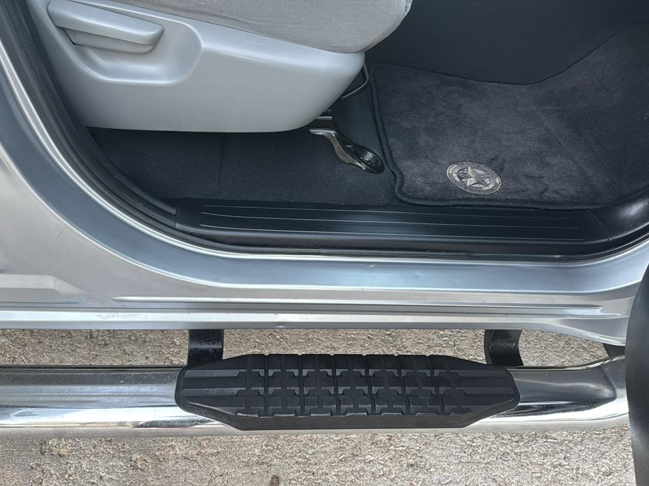 Toyota Tundra Tundra-Grade Double Cab 4.6L 2WD 2013