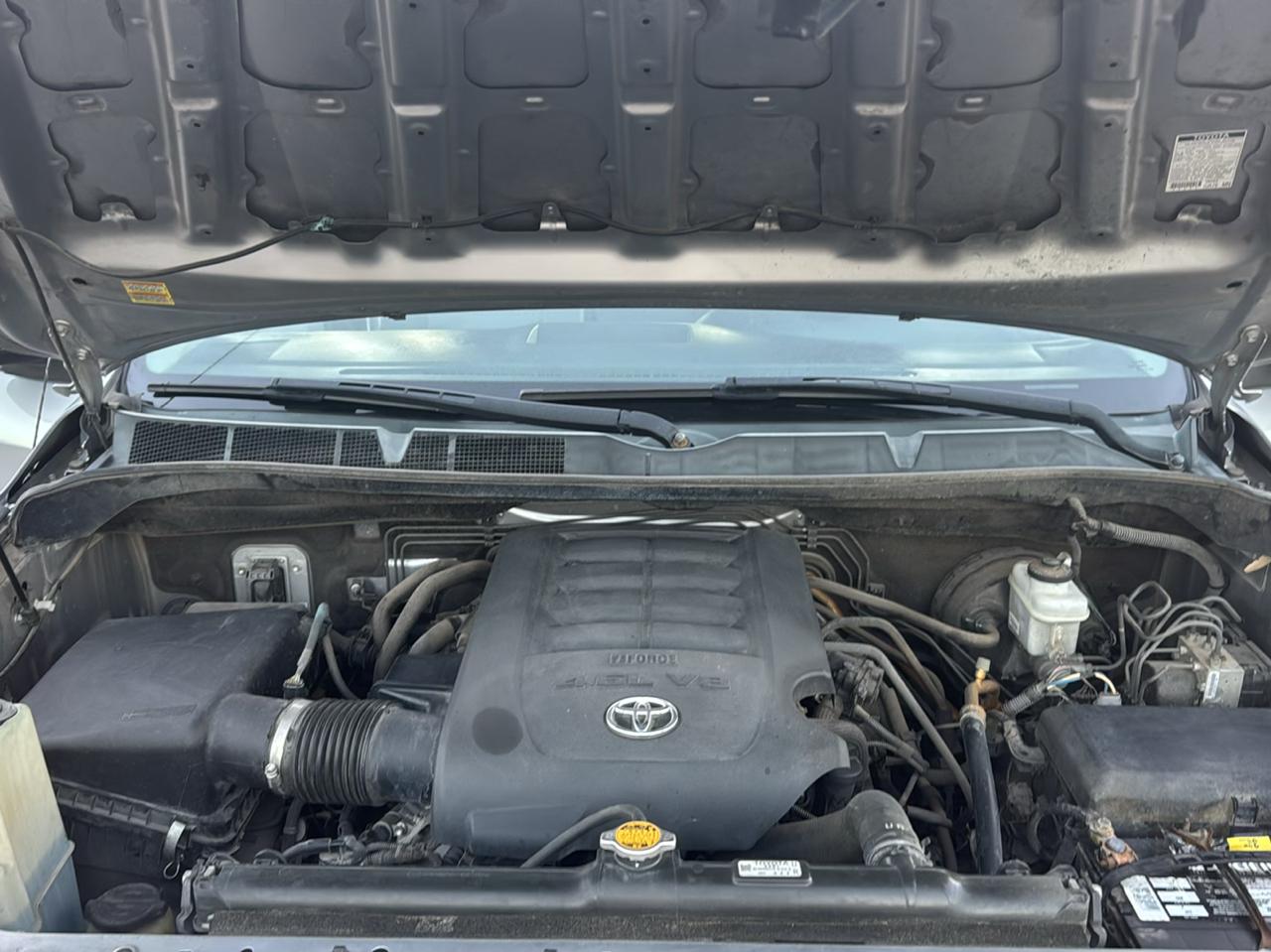 Toyota Tundra Tundra-Grade Double Cab 4.6L 2WD 2013