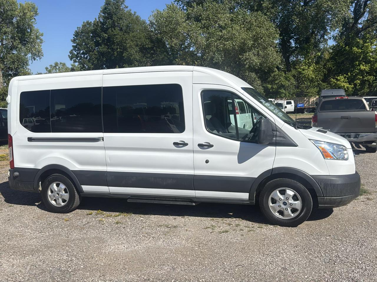 Ford Transit 350 Wagon Med. Roof XL w/Sliding Pass. 148-in. WB 2018